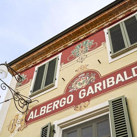 Albergo Ristorante Garibaldi Cisterna d'Asti Exterior photo