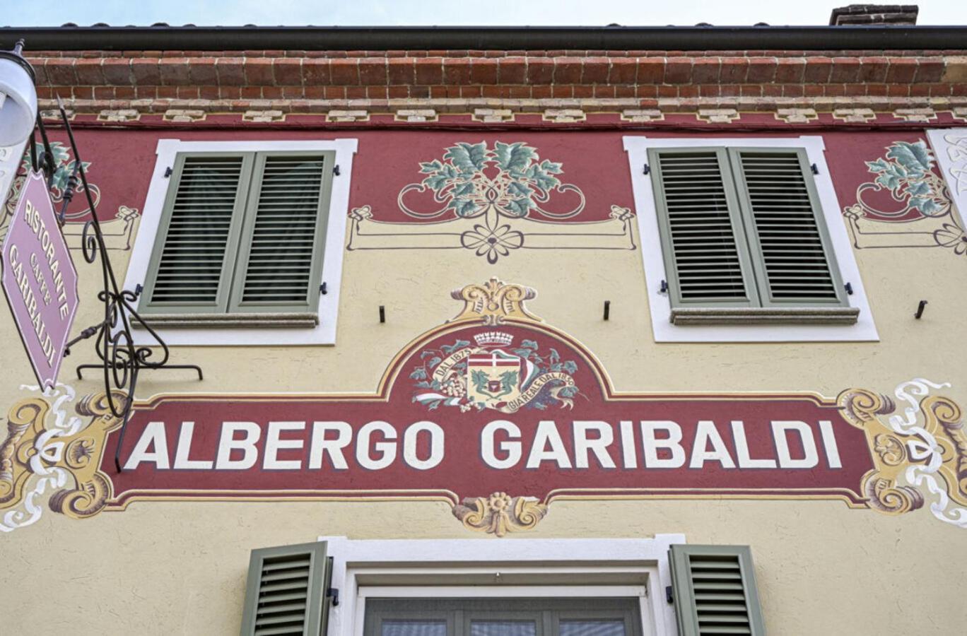 Albergo Ristorante Garibaldi Cisterna d'Asti Exterior photo