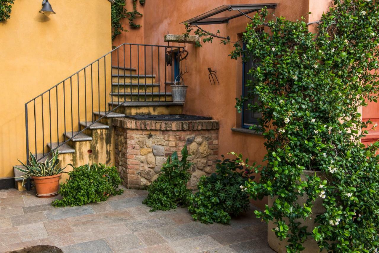 Albergo Ristorante Garibaldi Cisterna d'Asti Exterior photo
