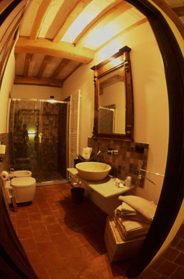 Albergo Ristorante Garibaldi Cisterna d'Asti Exterior photo
